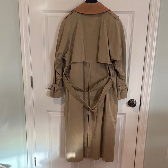 Burberry Tan Double Breasted Trench Coat - Picture 9 of 16